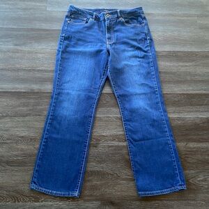 Tommy Hilfiger Jeans Women’s Size 12 Tribeca Straight Leg Medium Wash